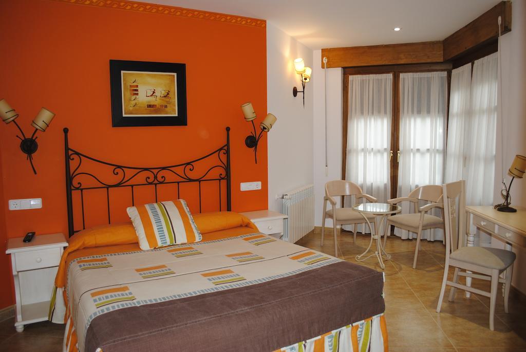 Hotel Rural La Corte De Los Pinares Vinuesa Quarto foto